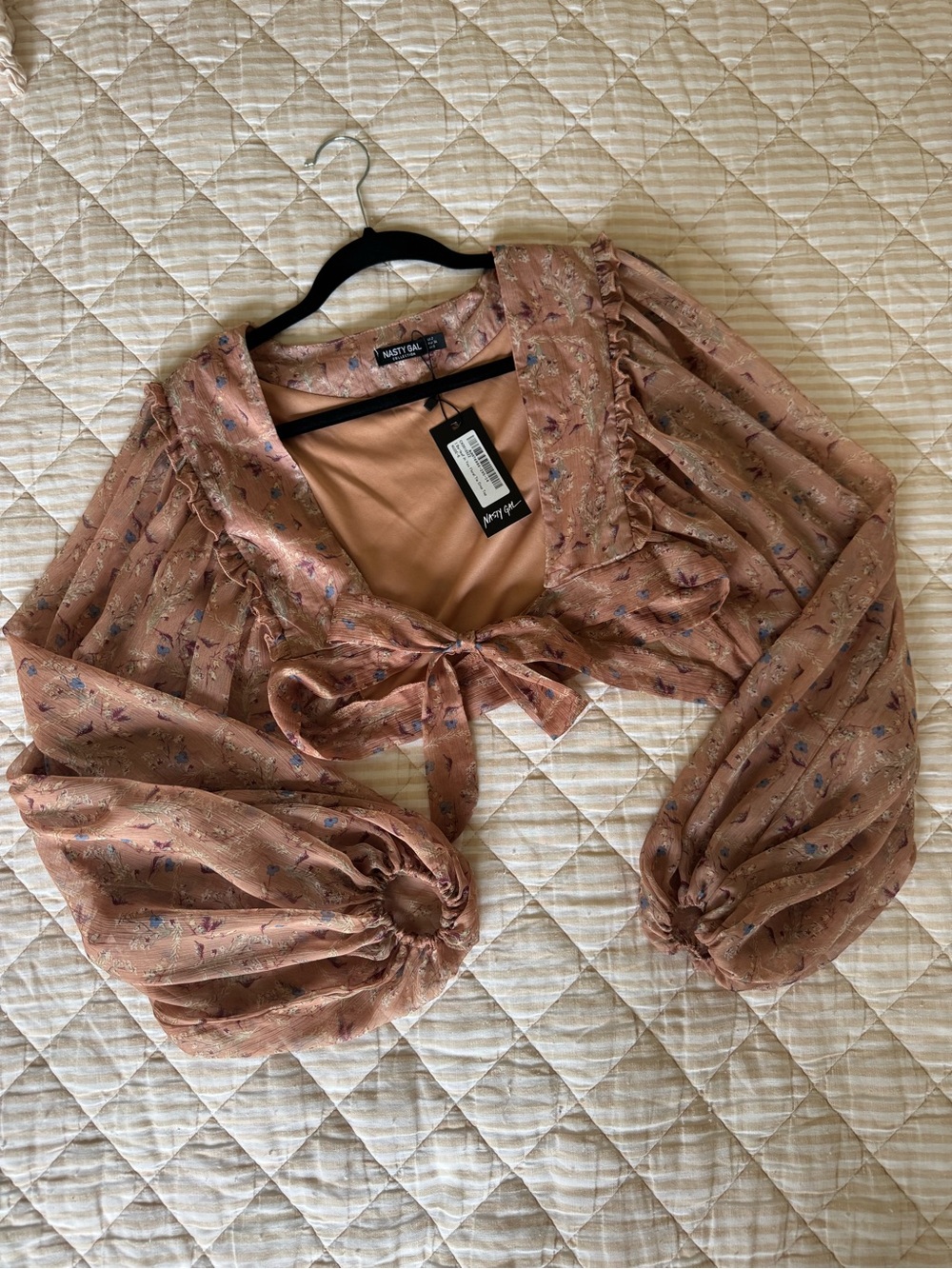 Nasty Gal Rose Dust Floral Tie-Front Puff Sleeve Crop Top